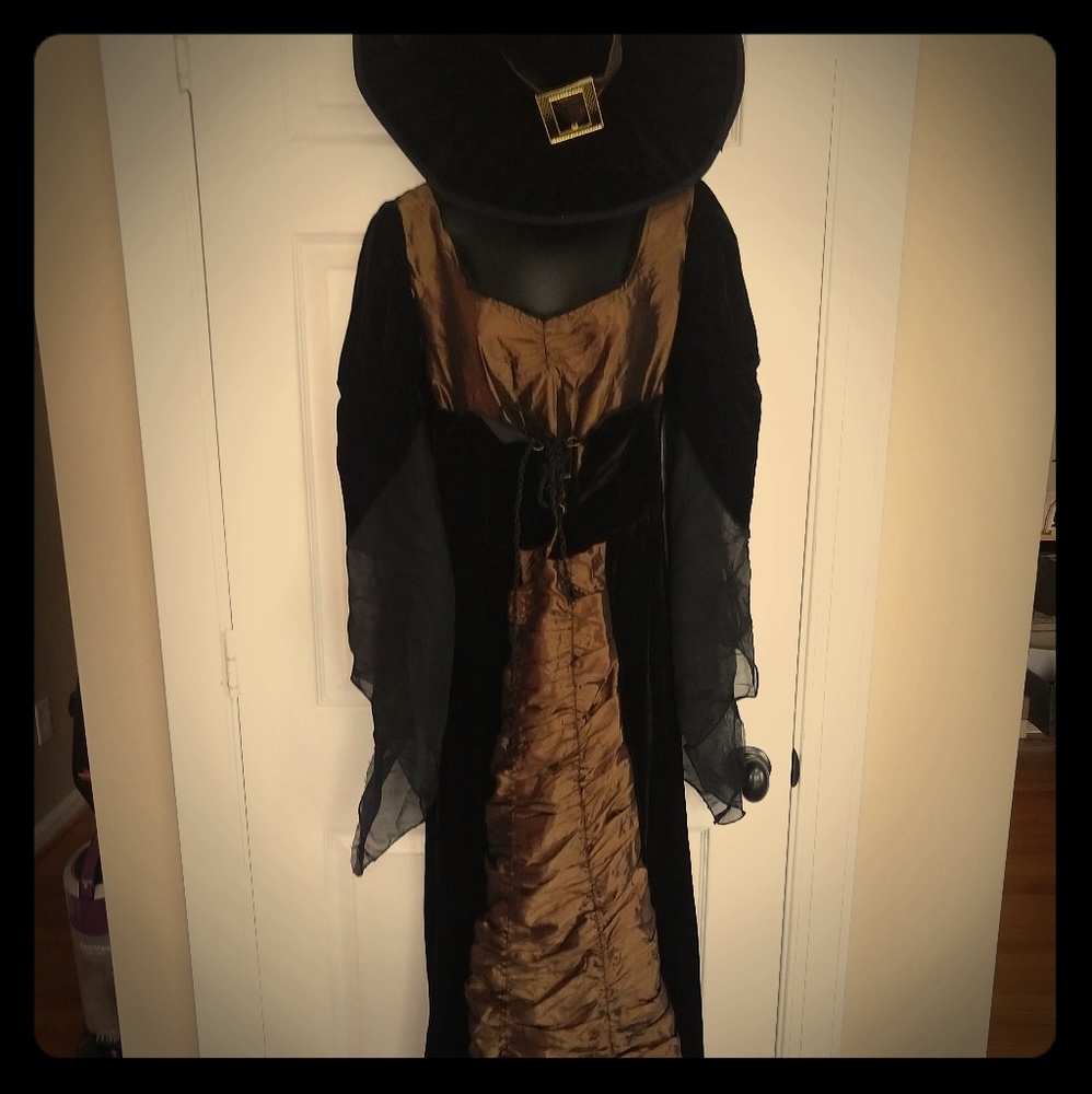 Full length Women's Witch Costume